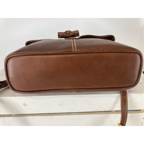 DOONEY & BOURKE MEDIUM BROWN SOFT LEATHER CROSSBODY BAG - Picture 7 of 16